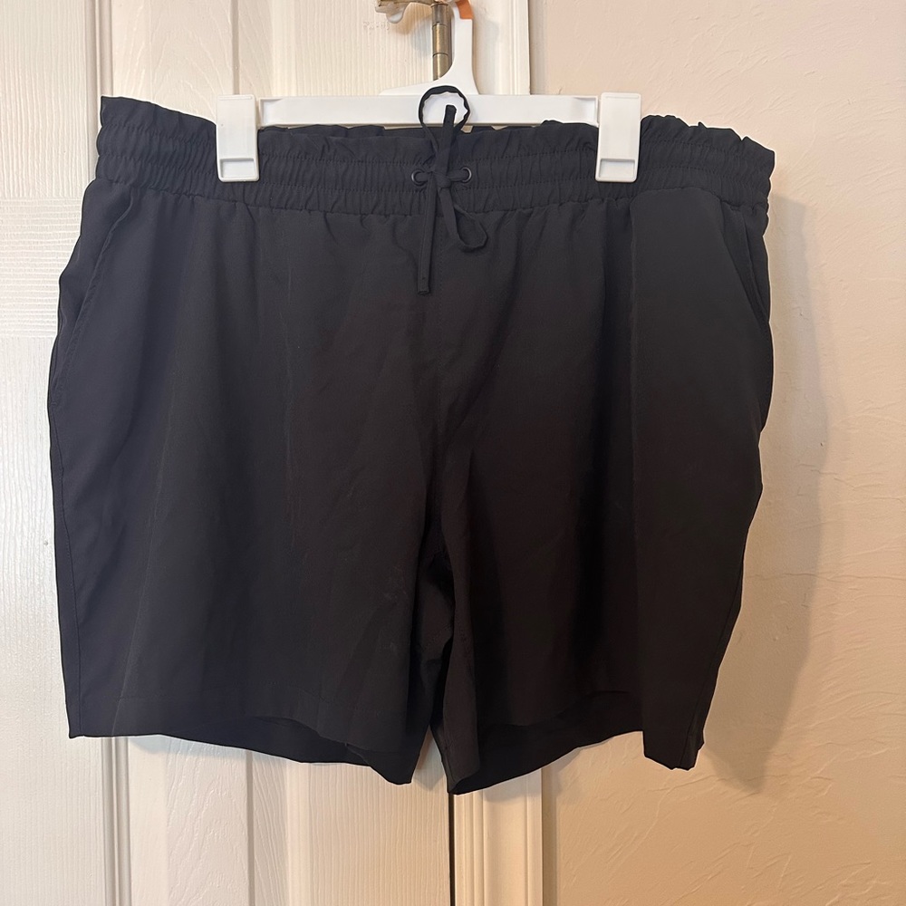 Mondetta women’s paper bag athletic shorts. Black size XL.